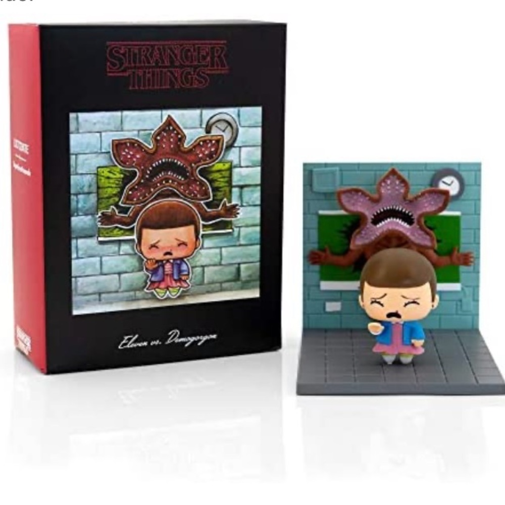 Loot Crate Stranger Things Eleven vs. Demogorgon Figurine